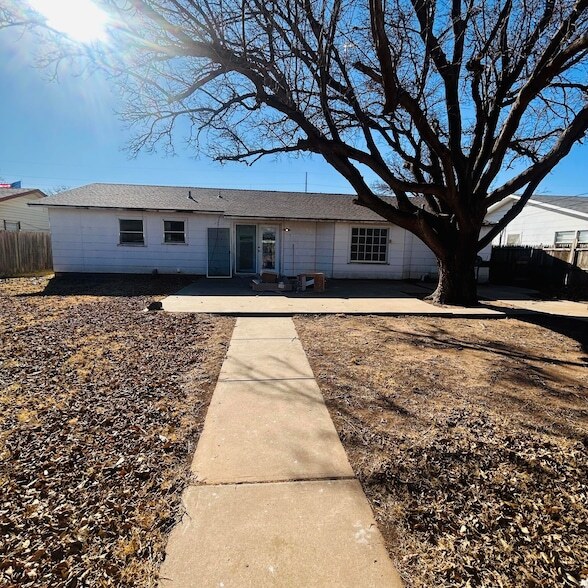 Building Photo - 1918 71st St