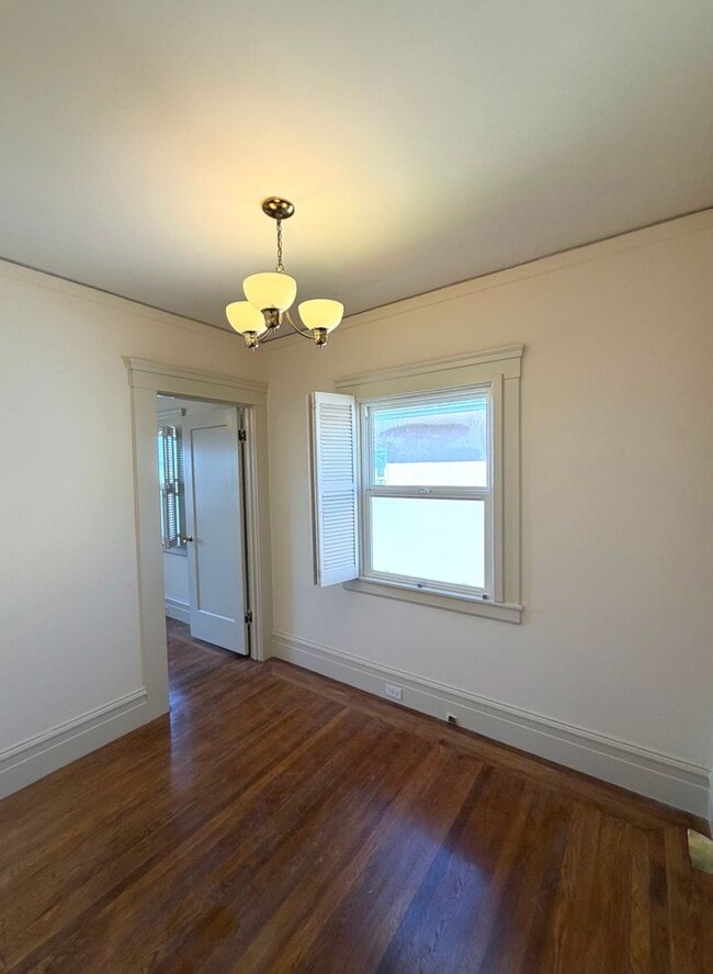 Building Photo - UPDATED BRIGHT HUGE 1650sf 2BR/1BA+BONUS Home Balboa Terrace LOTS of Natural Light AVAILABLE NOW