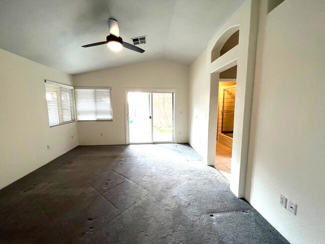 Building Photo - 3013 Verdugo Ln