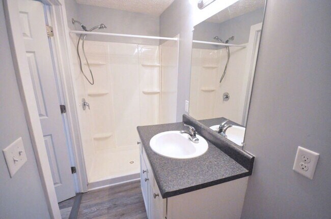 Building Photo - 51 McMillen Ave