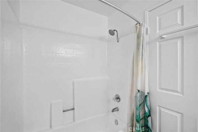 Building Photo - 5535 Canoga Ave