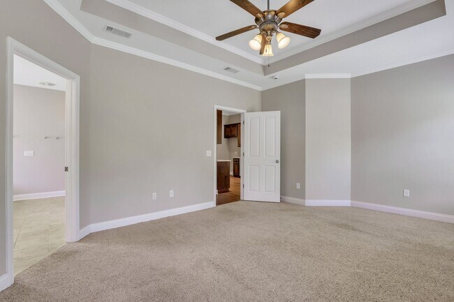 Building Photo - 1821 Old Carriage Trail