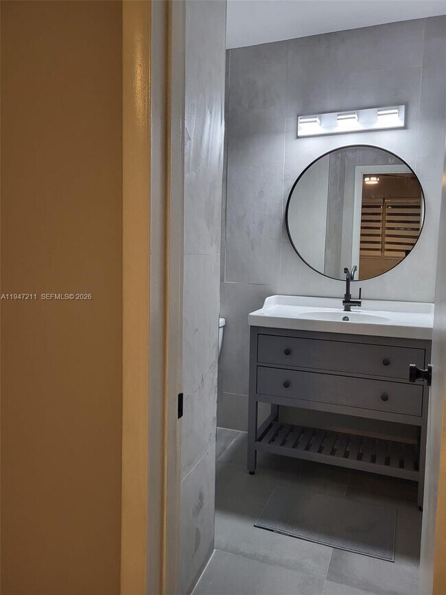 Building Photo - 1050 NE 82nd St