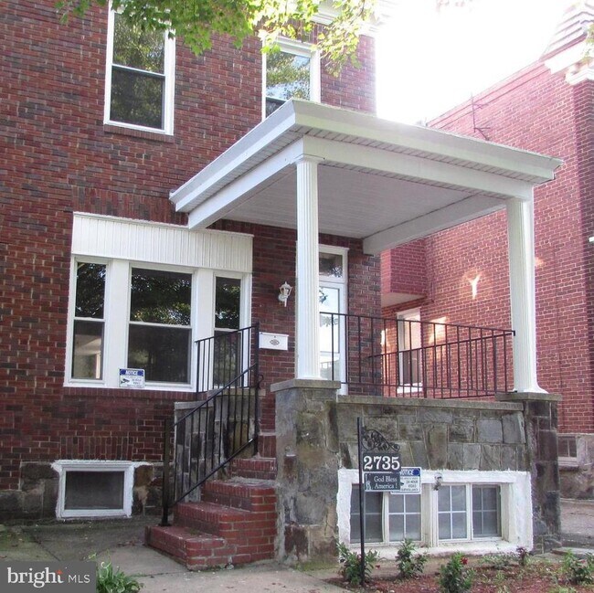 Building Photo - 2735 Chesterfield Ave