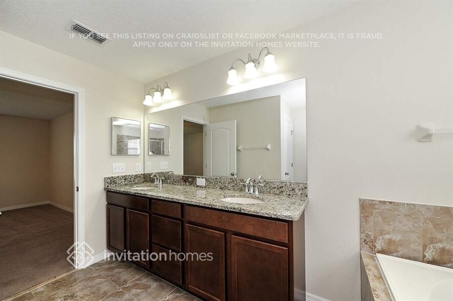 Building Photo - 10164 Celtic Ash Dr