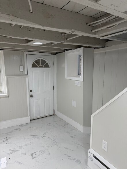 Building Photo - 16 Mohawk St