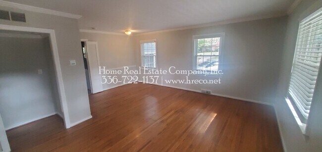 Building Photo - 520 Lester Ln