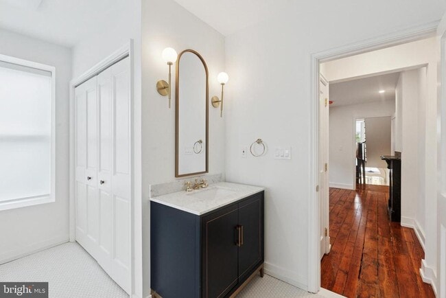 Building Photo - 2317 E Cumberland St