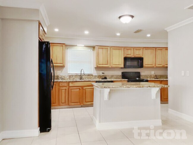 Building Photo - 331 Mendez Dr