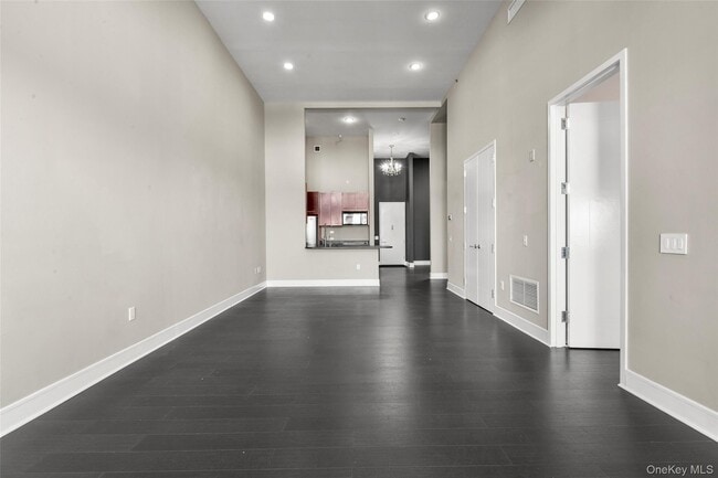 Building Photo - 25 Leroy Pl