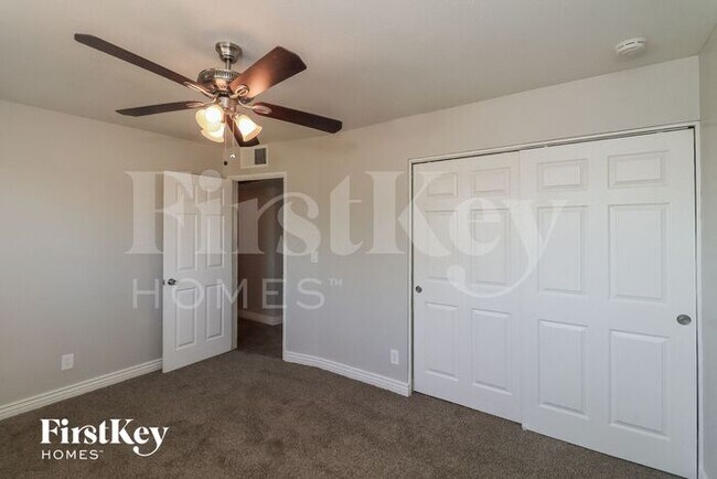 Building Photo - 3301 W Windrose Dr