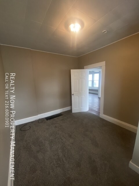 Building Photo - 3812 Poe Ave