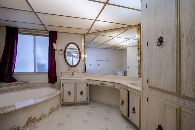 Building Photo - 25361 De Waide Ave