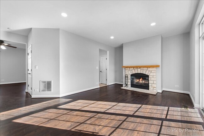 Building Photo - 1128 Bartholdi Ct