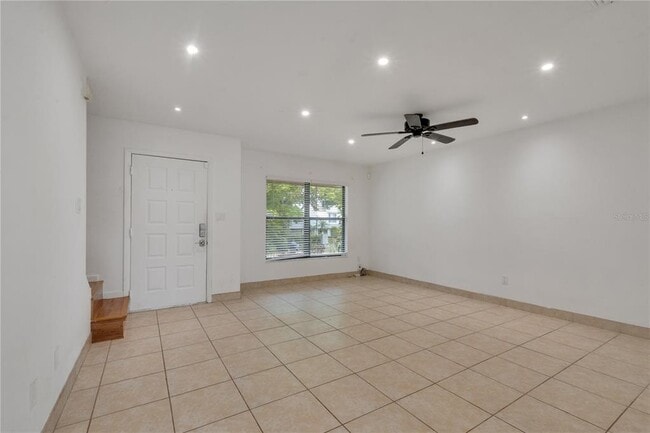 Building Photo - 9426 Lake Lotta Cir