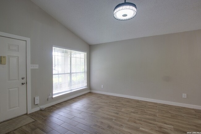 Building Photo - 1015 E Yager Ln