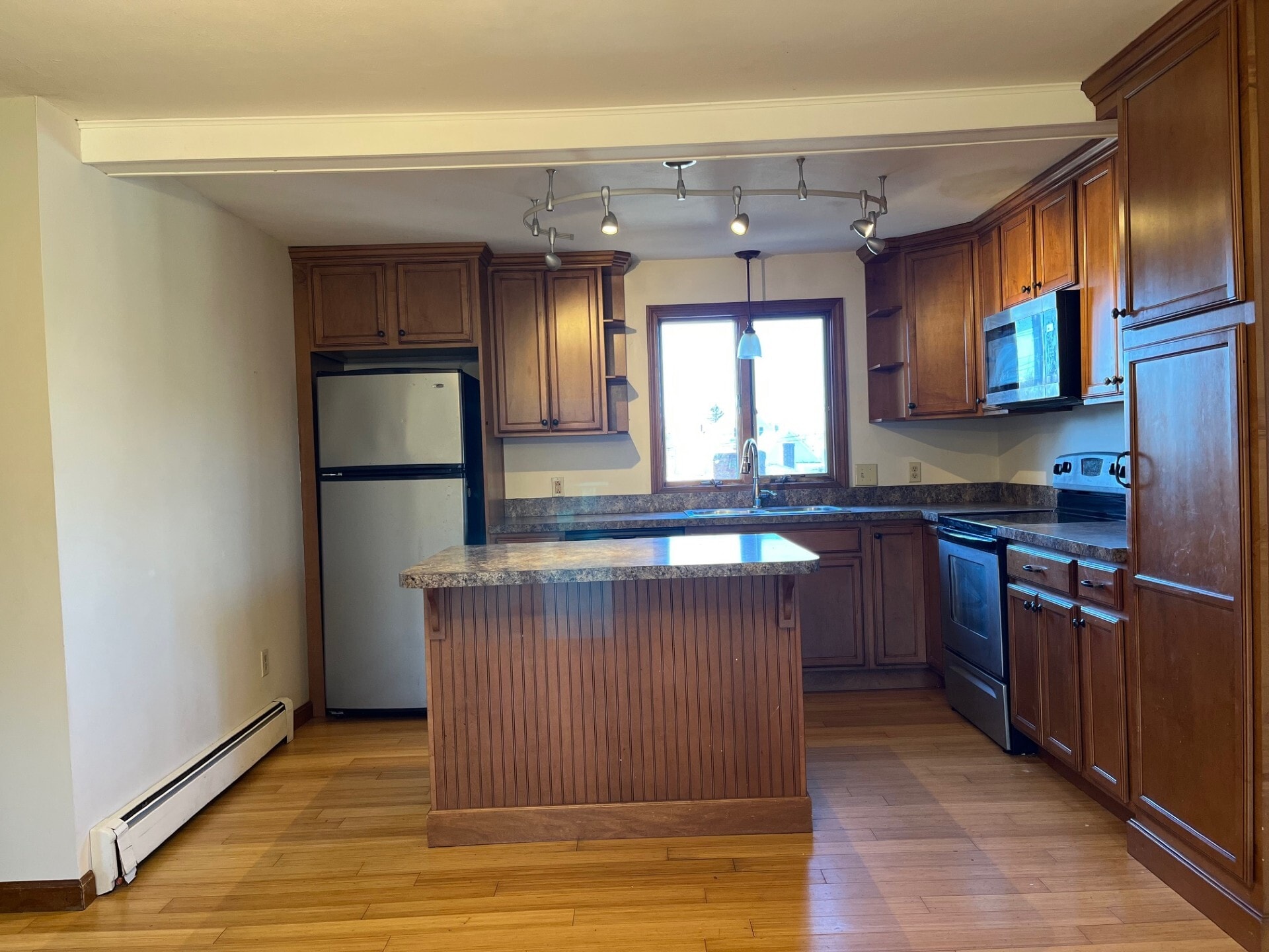 Building Photo - 3 Buttonwood St