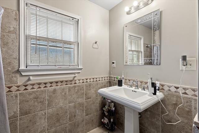 Building Photo - 4016 Acacia St