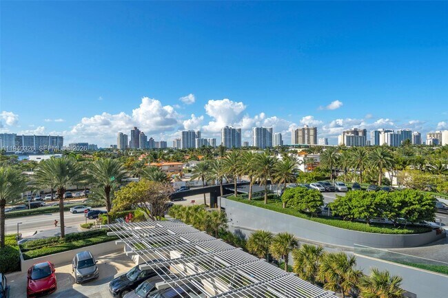 Building Photo - 18501 Collins Ave