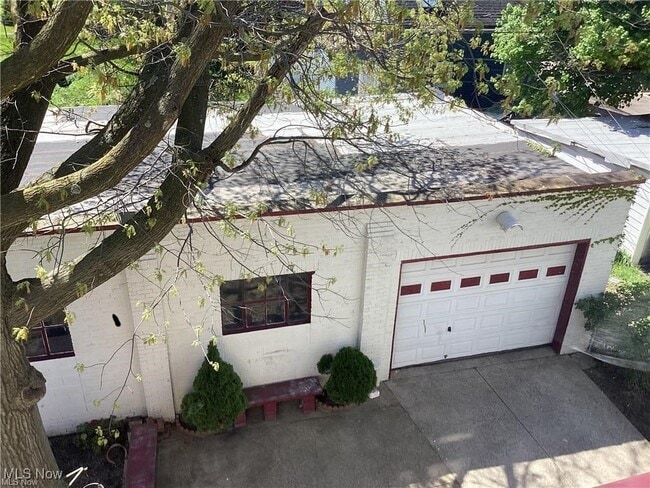 Building Photo - 1794 W 54th St