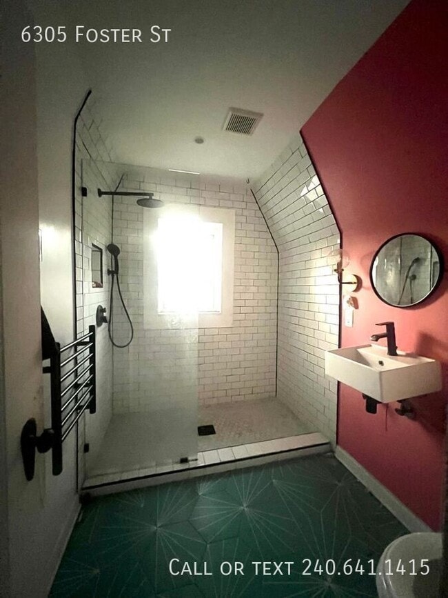 Building Photo - 6305 Foster St