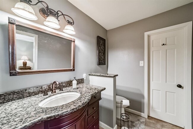 Building Photo - 9910 Pine Lake Dr