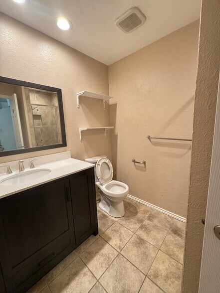 Building Photo - 5100 Verde Valley Ln