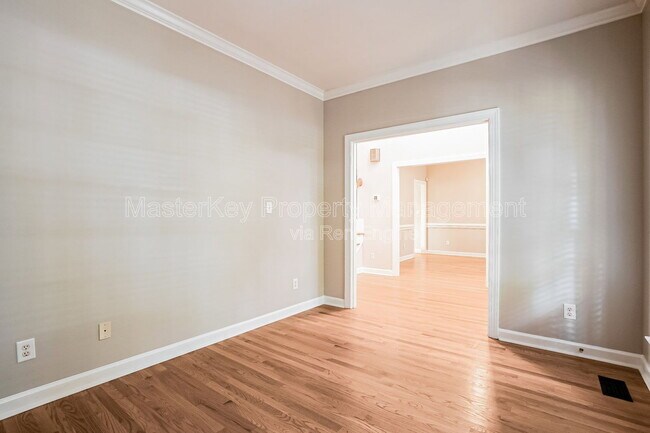 Building Photo - 2304 Knoll Ridge Ln