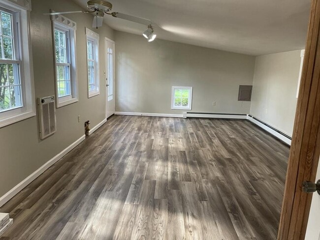 Building Photo - 67 Graham Rd