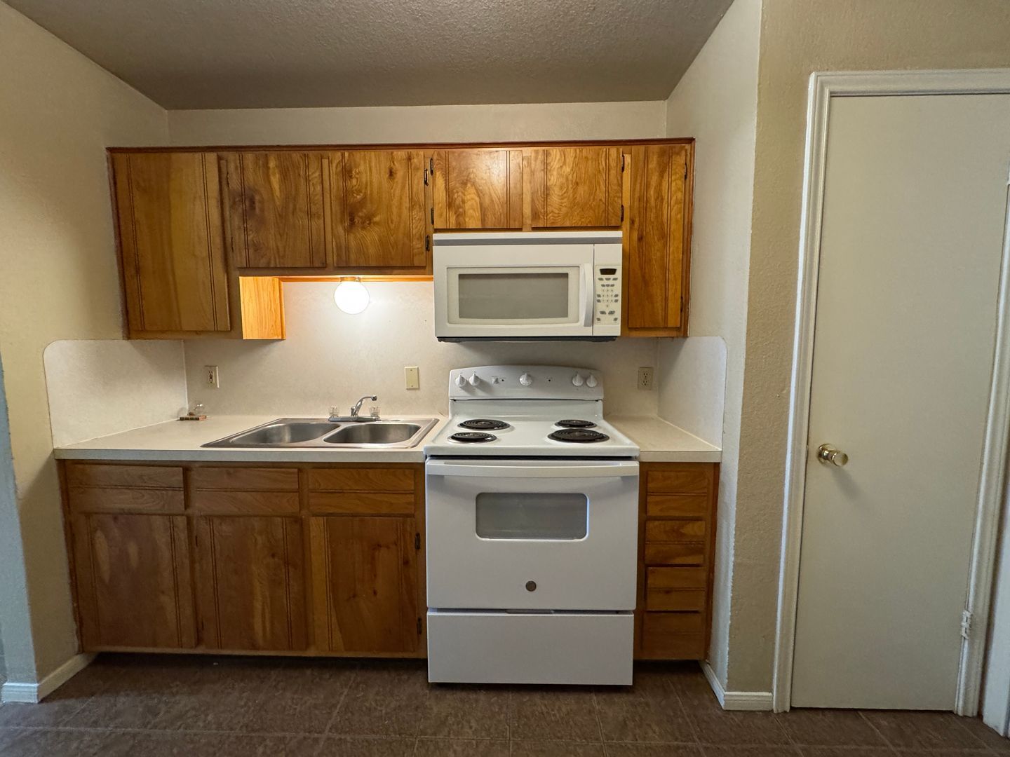 Building Photo - 310 W Washington Ave