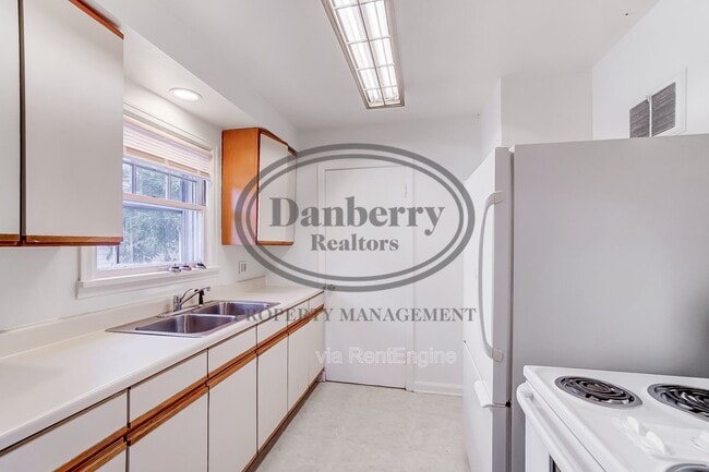 Building Photo - 1132 Brookley Blvd