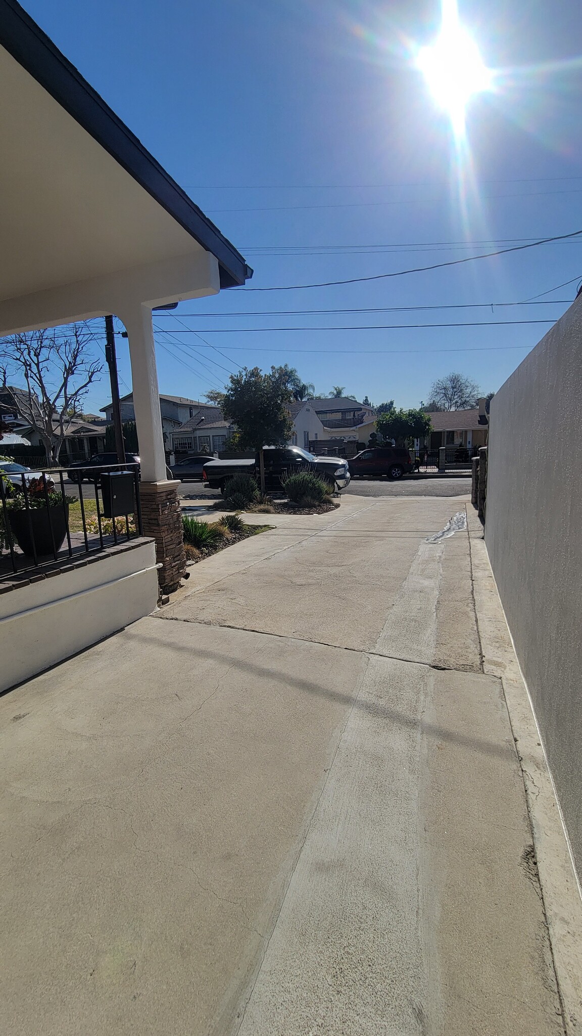 Building Photo - 2119 Las Colinas Ave