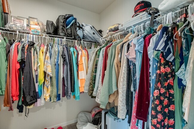 Building Photo - 1232 Savannah Ave