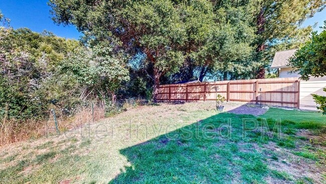 Building Photo - 2530 Brookhaven Dr