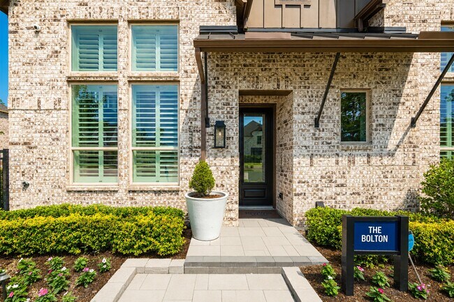 Building Photo - 599 Cypress Vly Ave