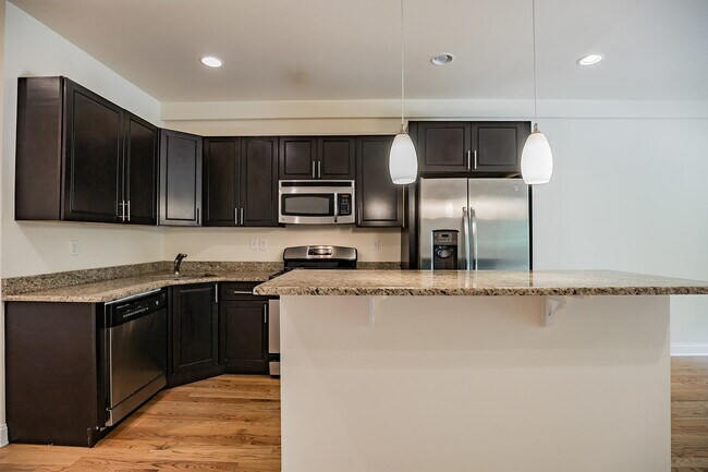 Building Photo - 1619 Ogden St