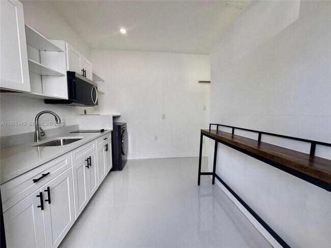 Building Photo - 15145 SW 30th St