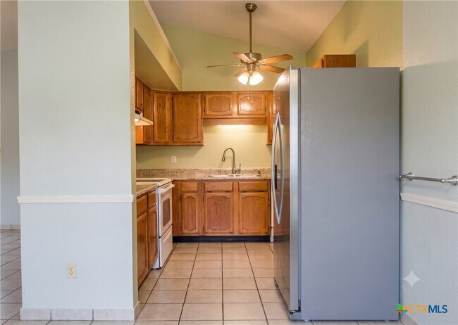 Building Photo - 2404 Fieldstone Dr