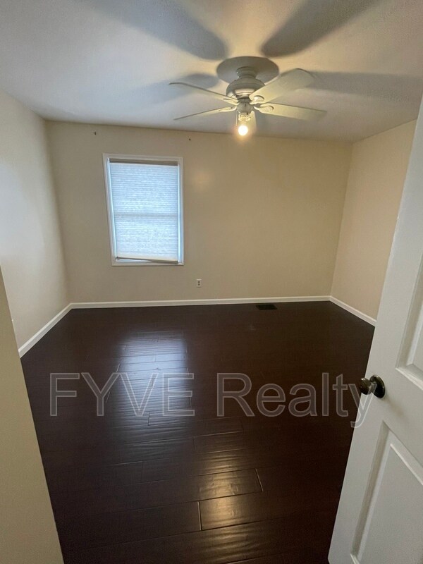Building Photo - 944 Piney Grove Church Rd