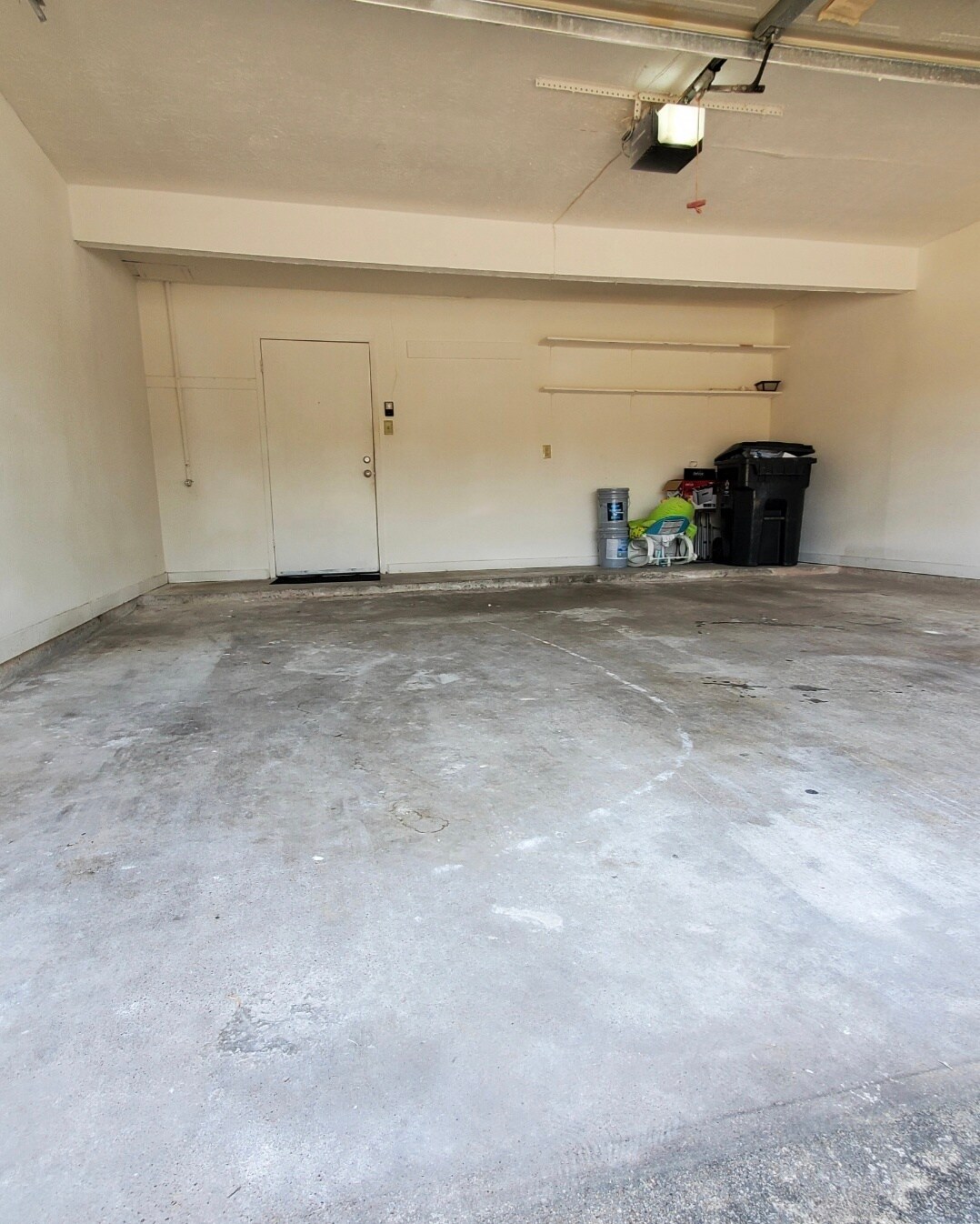 Building Photo - 7455 Calder Ave