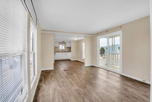 Building Photo - 248 2nd Ave