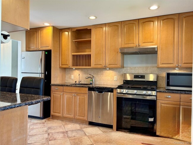 Building Photo - 14 Glendale Dr