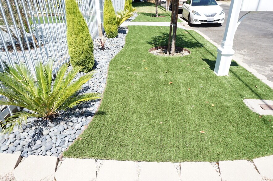 Building Photo - 10333 Jordan Ave