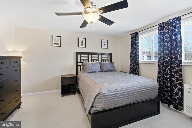 Building Photo - 5341 Harbor Ct Dr