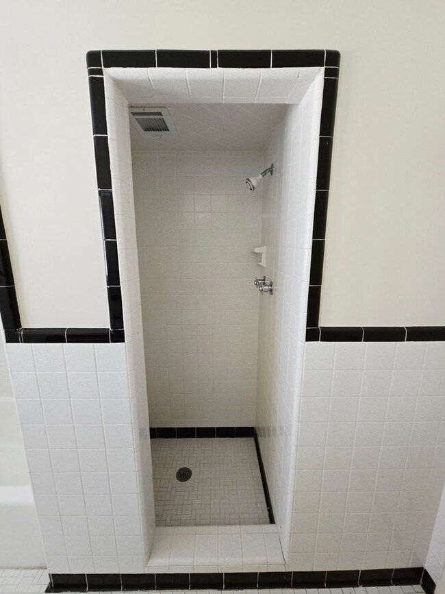 Building Photo - 3261 Alamance Rd