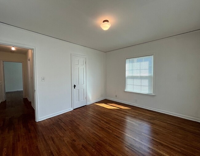 Building Photo - Adorable 2 bedroom 1 bath home in Tulsa.