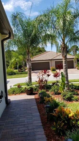 Elegant view at entrance - 12604 Garibaldi Ln