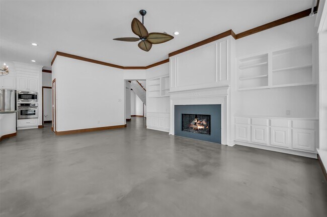 Building Photo - 106 N Floral Leaf Cir