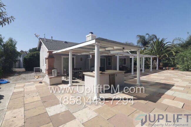 Building Photo - 22845 Vista Ramona Rd