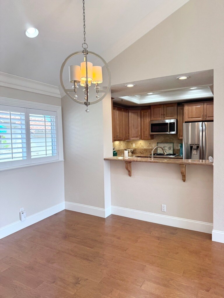 Dining room breakfast bar - 1400 Pacific Coast Hwy